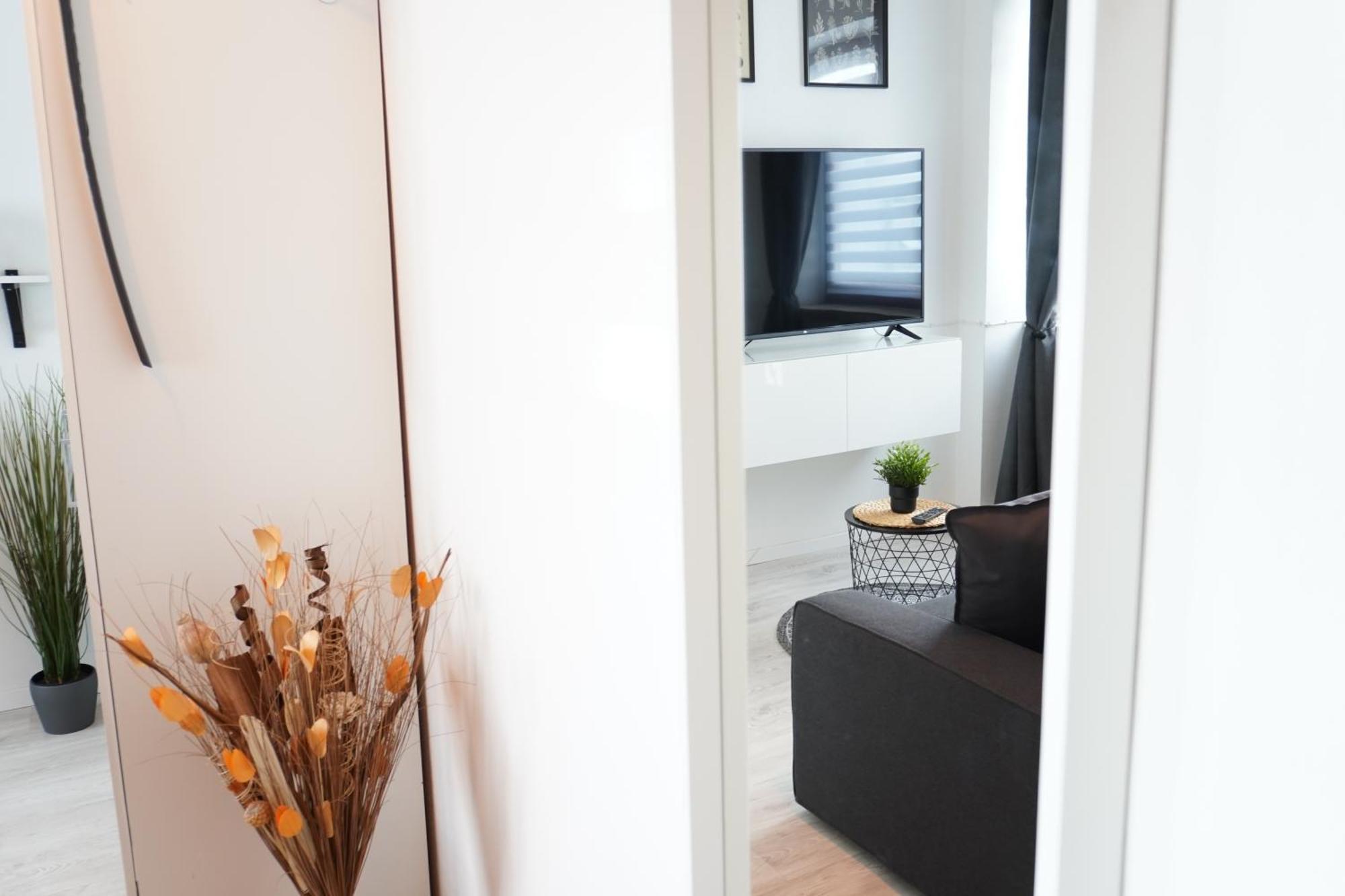 Lenastay I Nostalgieapartment I Innenstadt Kaiserslautern Bagian luar foto