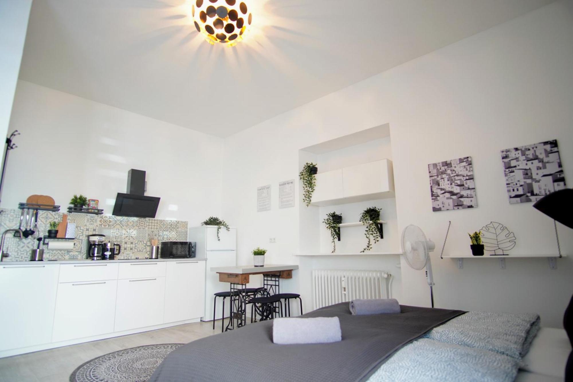 Lenastay I Nostalgieapartment I Innenstadt Kaiserslautern Bagian luar foto